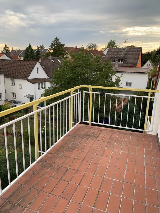 Provisionsfrei* Schöne Dachgeschossgewohnung mit großem sonnigen Balkon 2 zimmer