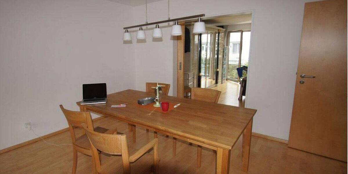 Etagenwohnung Frankfurt am Main Hausen - 4 Zimmer, 126 m&sup2;, 2.500&euro; | Angebot:26128326