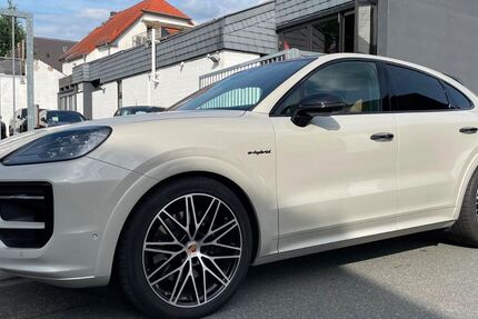 Porsche Cayenne 4.550 km 143.395 &euro; Flörsheim am Main 65439