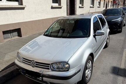 VW Golf 380.000 km 600 &euro; Offenbach 63071