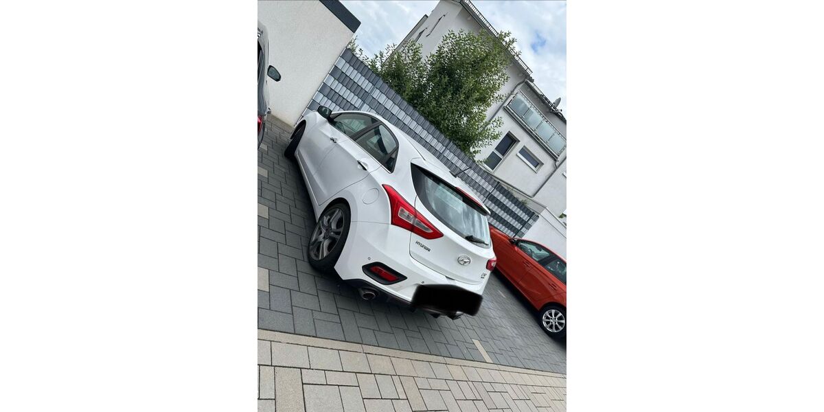 Hyundai i30 76.000 km 12.500 &euro; Rodgau 63110