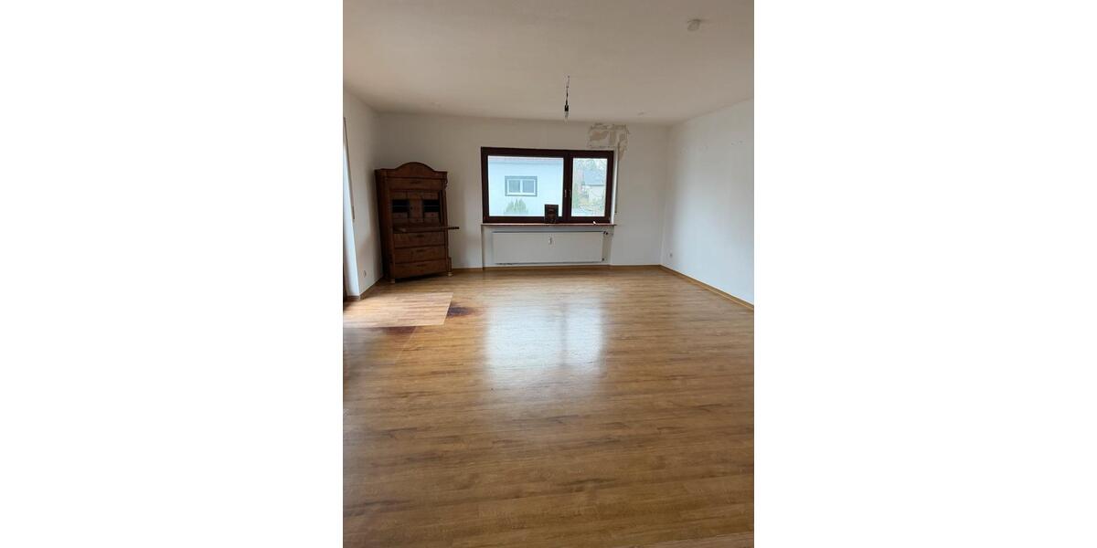 Erdgeschoßwohnung Rüsselsheim am Main - 5 Zimmer, 98 m&sup2;, 1.350&euro; | Angebot:25257125