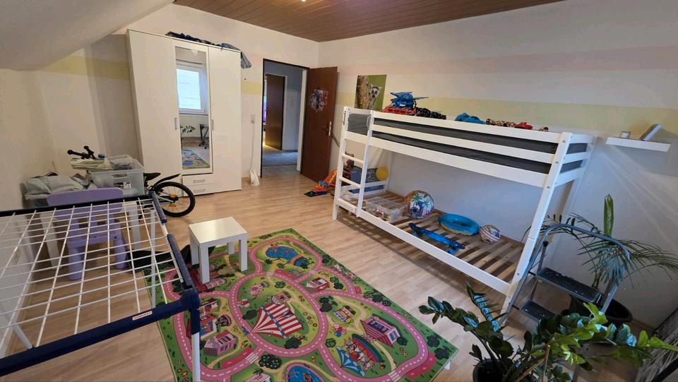 Dachgeschoßwohnung Babenhausen - 3 Zimmer, 95 m&sup2;, 1.100&euro; | Angebot:25399539