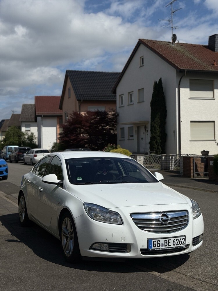 Opel Insignia 180.000 km 5.200 € Rüsselsheim am Main 65428