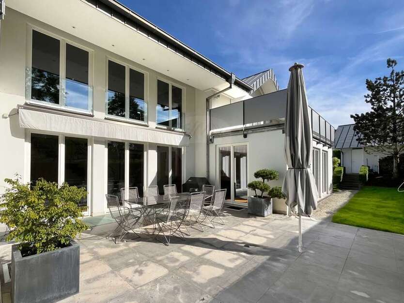 Haus zum Kaufen in Bad Homburg vor der Höhe Dornholzhausen 4.200.000 € 380 m²