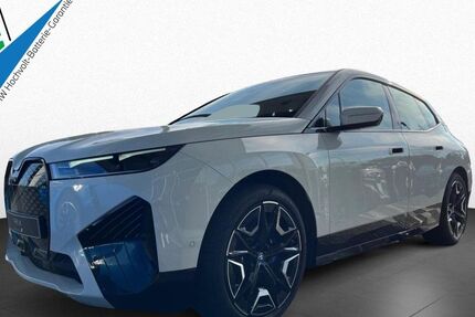 BMW iX 5.900 km 94.490 € Bad Homburg 61352