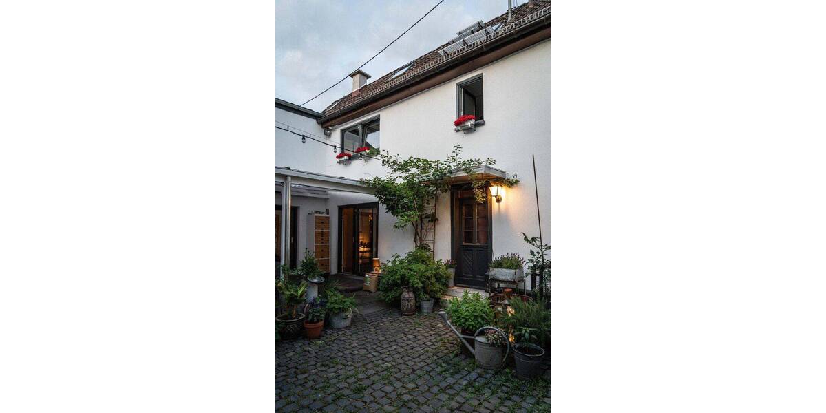 Einfamilienhaus Frankfurt am Main Niederursel - 8 Zimmer, 180 m&sup2;, 950.000&euro; | Angebot:26877564