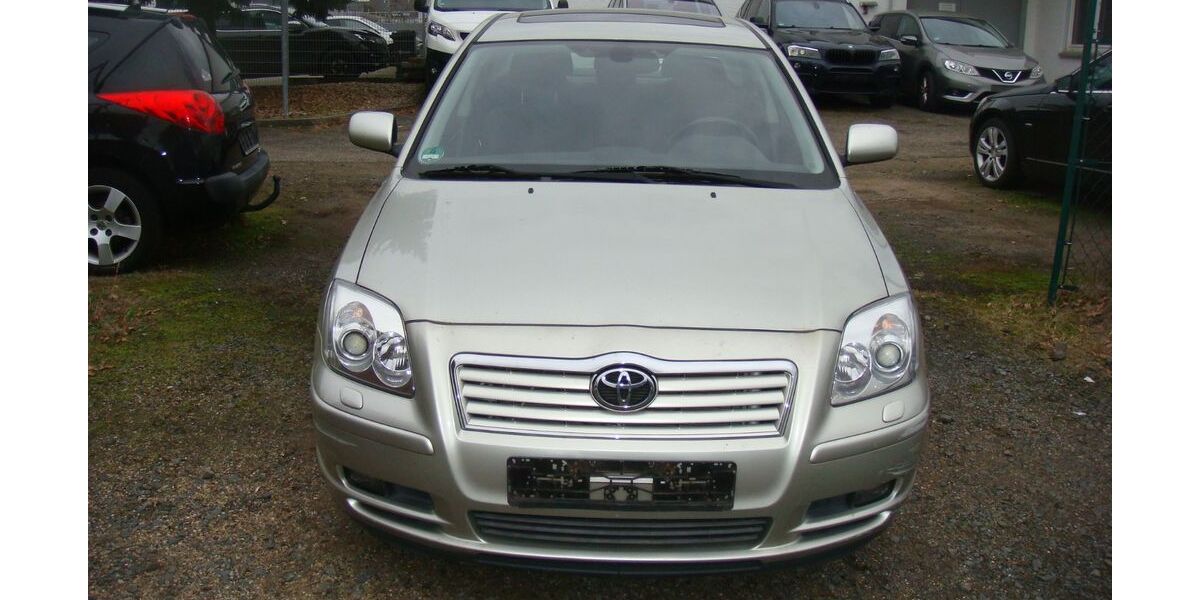 Toyota Avensis 179.000 km 2.400 &euro; Erlensee 63526
