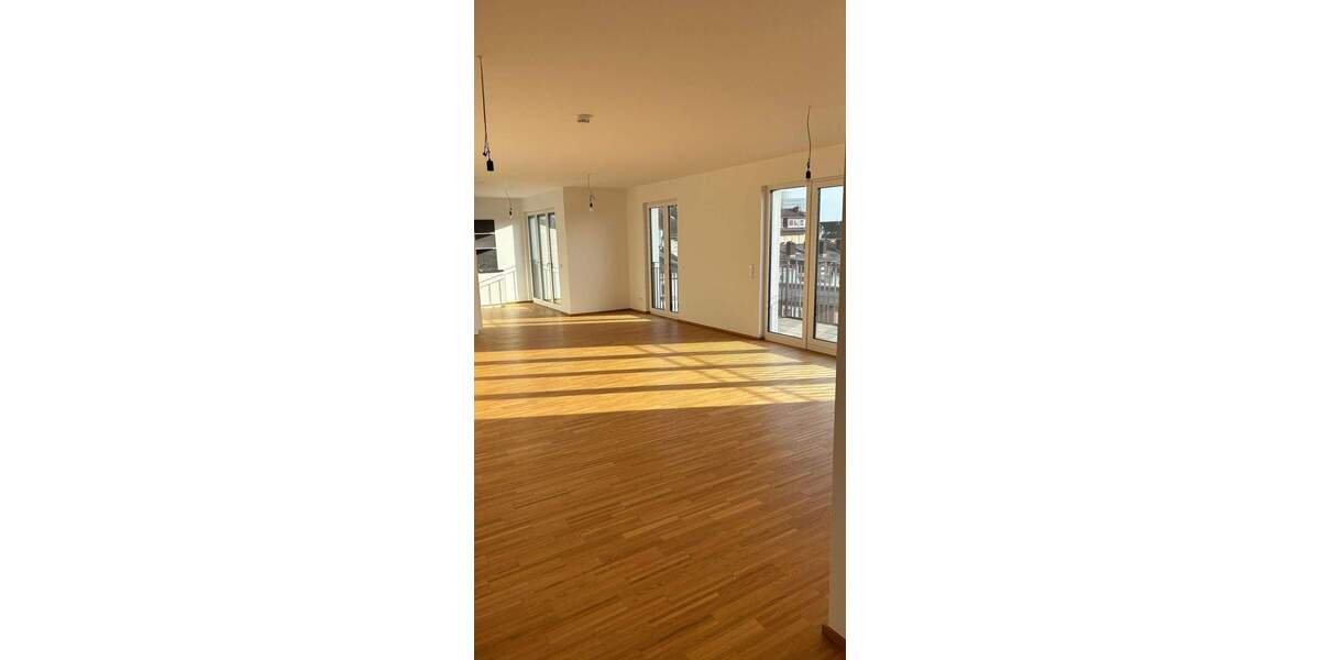 Etagenwohnung Offenbach am Main Hafen - 4 Zimmer, 154 m&sup2;, 2.695&euro; | Angebot:25737452