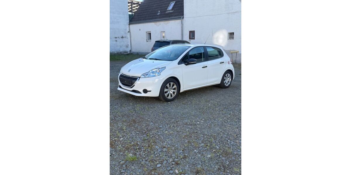 Peugeot 208 105.711 km 4.100 &euro; Babenhausen 64832
