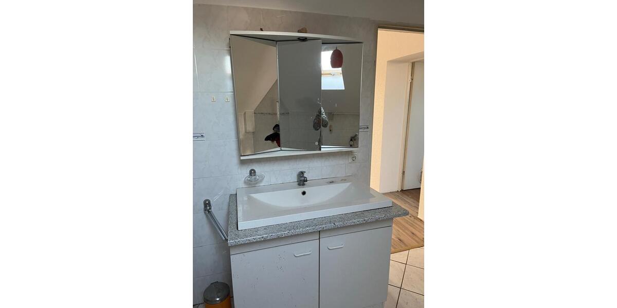 Etagenwohnung Hainburg - 4 Zimmer, 100 m&sup2;, 1.300&euro; | Angebot:25236524