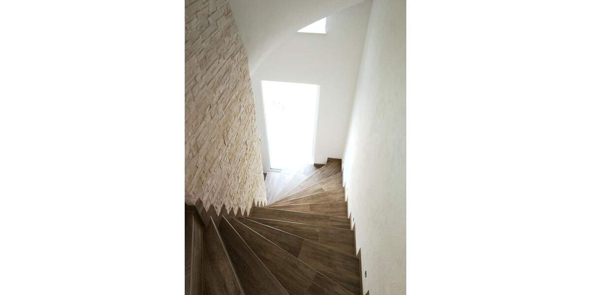 Doppelhaushälfte Langenselbold - 6 Zimmer, 140 m&sup2;, 2.100&euro; | Angebot:25777533