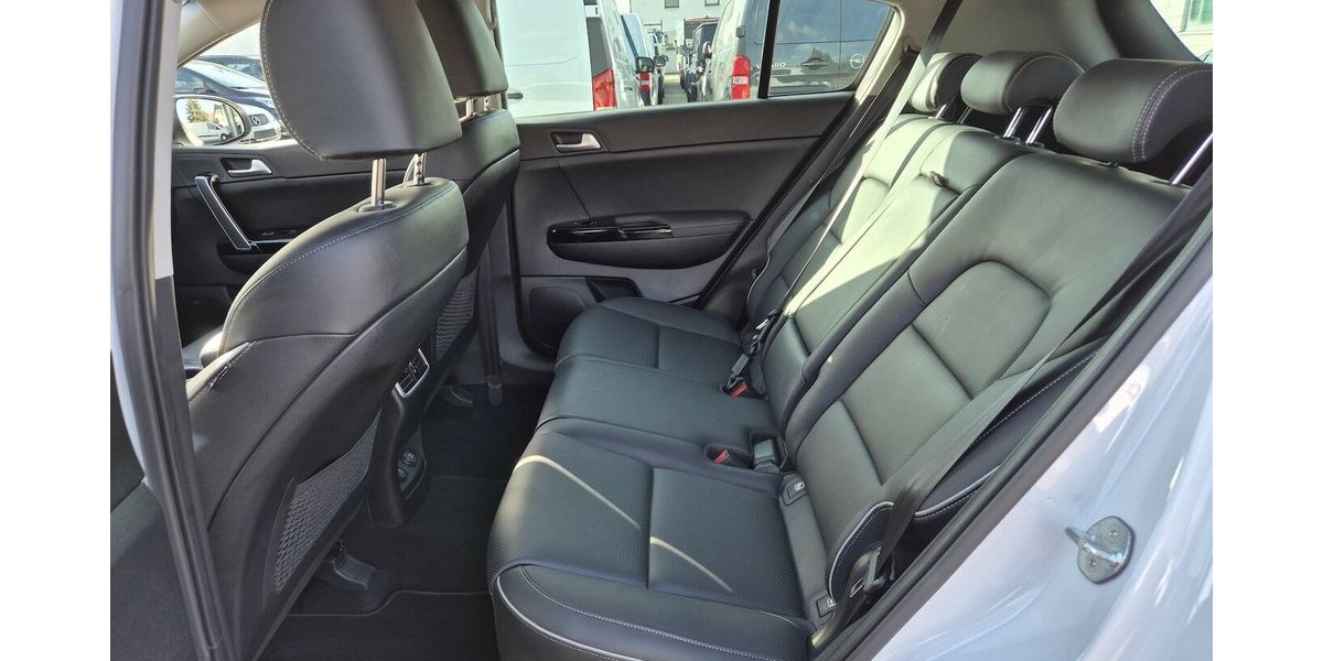 Kia Sportage Black Edition 4WD Automatik, AHK, Leder, 28.421 km 20.490 &euro; Rodgau 63110