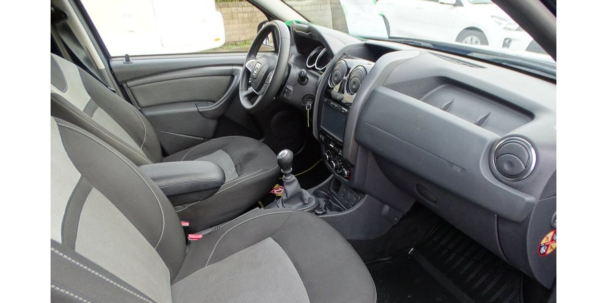 Dacia Duster 1,2l Black Shadow 4x2 Klima, Einparkhilfe h 119.200 km 6.490 &euro; Rodgau 63110