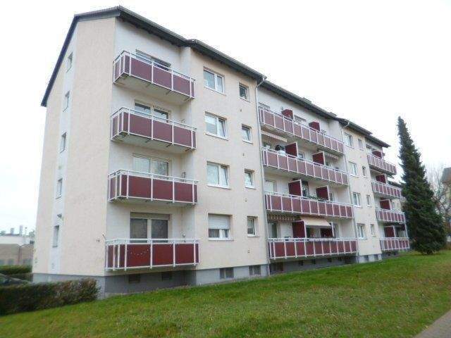 Schöne 2 Zimmer-Wohnung mit Balkon und KFZ - Stellplatz in guter, zentraler Wohnlage von Maintal - Dörnigheim. 2 zimmer