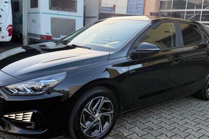 Hyundai i30 106.000 km 13.990 &euro; Frankfurt am Main 65933