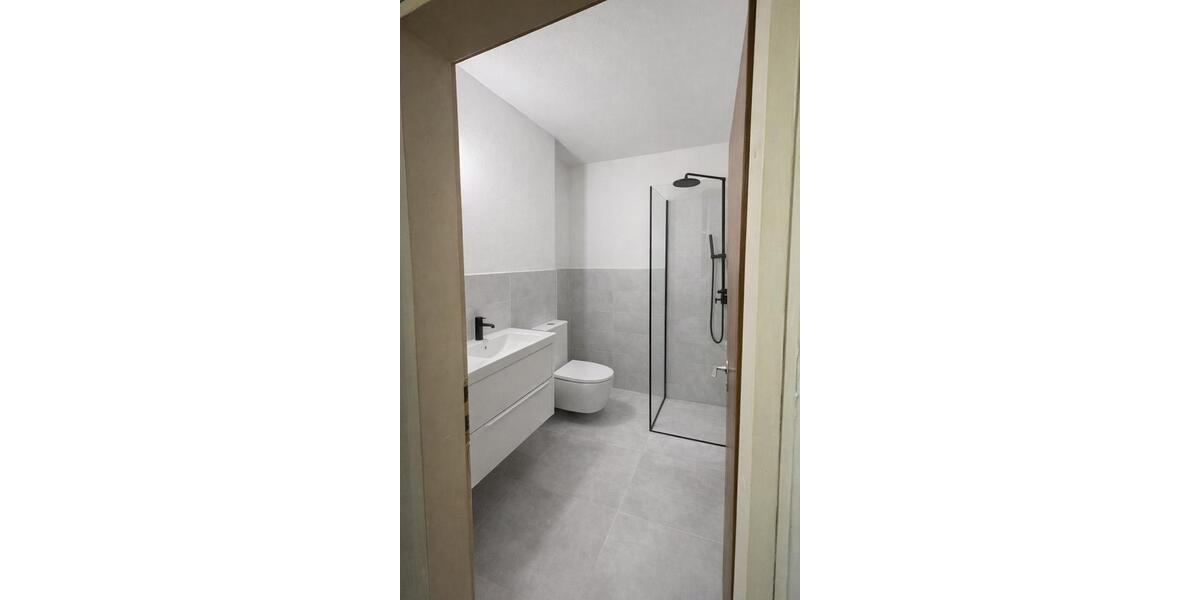 Möblierte Apartment mit großer Terrasse und Frankfurt-Nied 1 zimmer