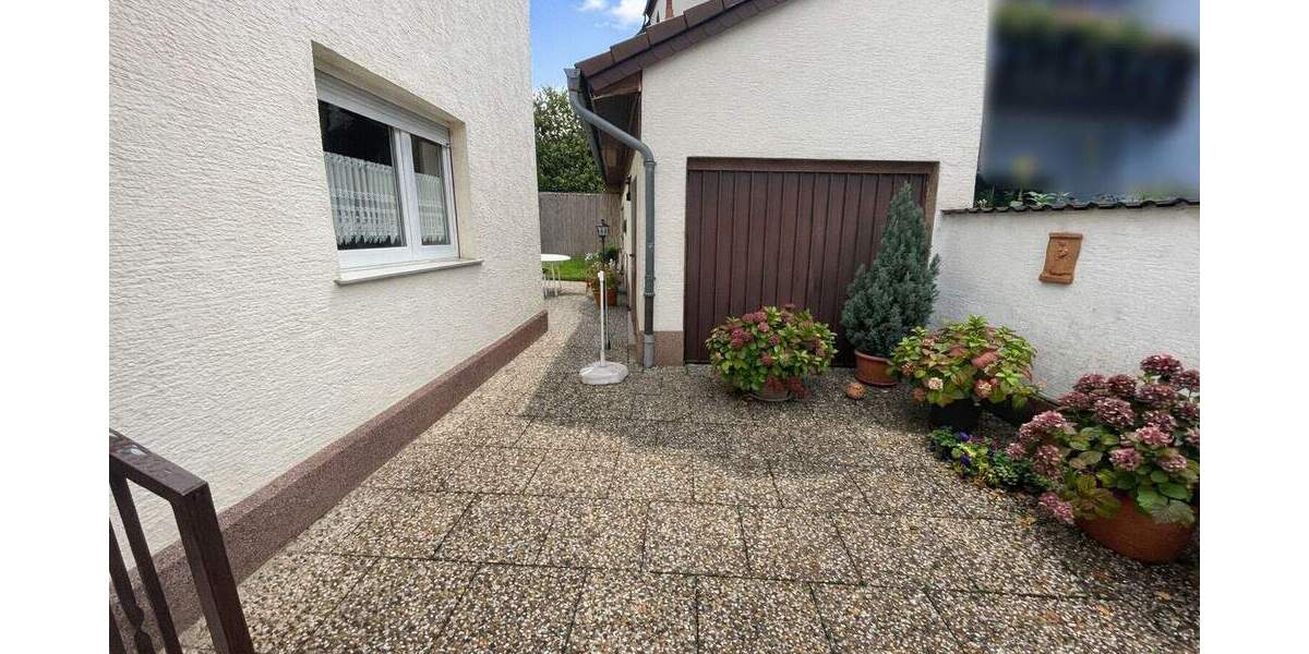 Einfamilienhaus Frankfurt am Main Nieder-Eschbach - 5 Zimmer, 96 m&sup2;, 360.000&euro; | Angebot:25626443