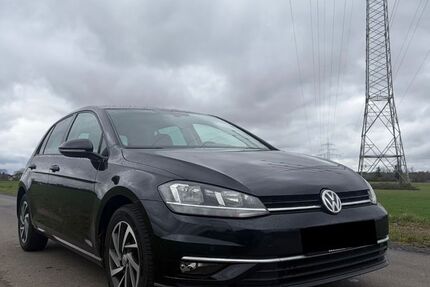 VW Golf 144.000 km 14.350 &euro; Karlstein am Main 63791