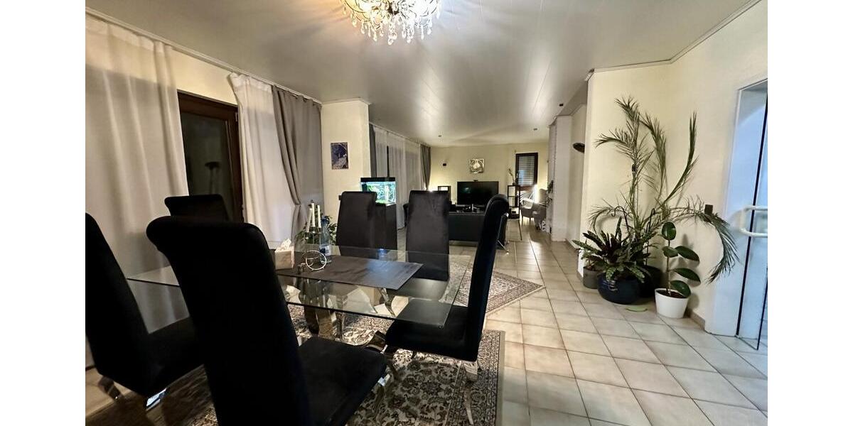 Erdgeschoßwohnung Frankfurt am Main Bergen-Enkheim - 4 Zimmer, 152 m&sup2;, 1.980&euro; | Angebot:23398170