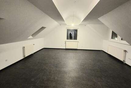 Wohnung zum Mieten in Frankfurt am Main 900 € 83 m² 2.5 zimmer