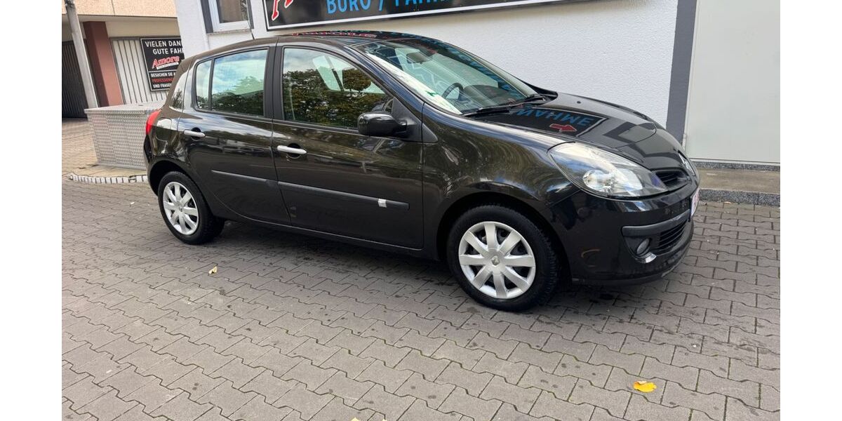 Renault Clio 153.077 km 2.199 &euro; Frankfurt 60487