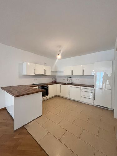 Etagenwohnung Frankfurt am Main Mitte-Nord - 2 Zimmer, 83 m&sup2;, 1.539&euro; | Angebot:26183786