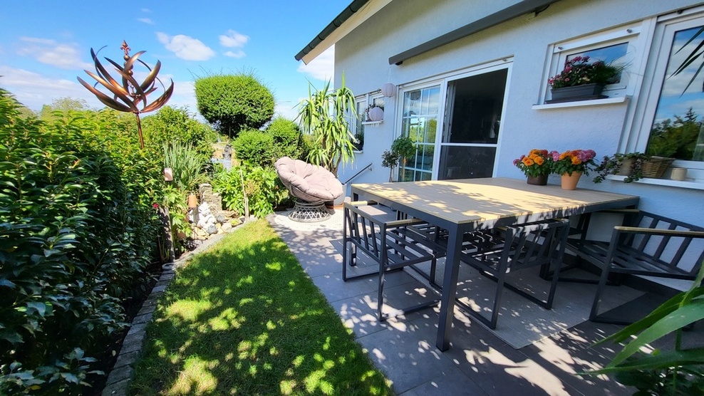 moderne DHH mit ELW im 