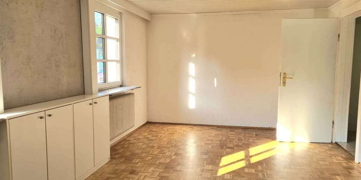 Etagenwohnung Frankfurt Zeilsheim Sindlingen - 2 Zimmer, 92 m&sup2;, 1.100&euro; | Angebot:26904493