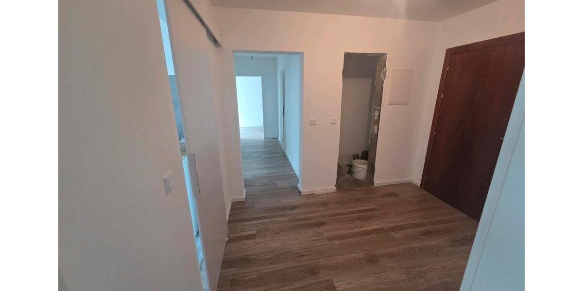 Mehrfamilienhaus, Wohnhaus Frankfurt am Main Niederrad - 3 Zimmer, 82 m&sup2;, 1.400&euro; | Angebot:25627210