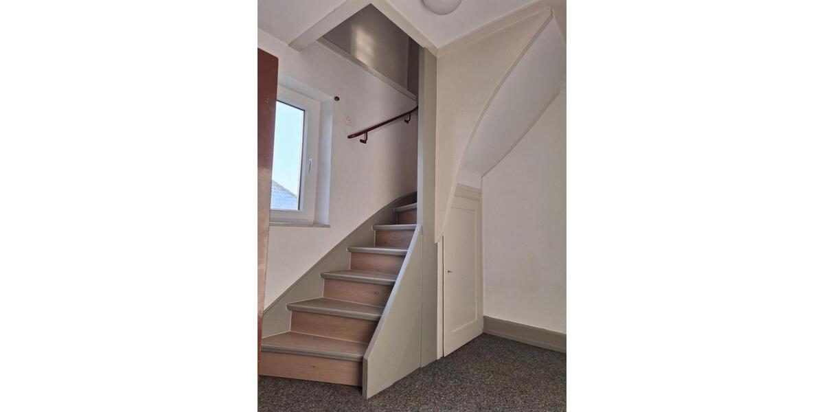 Dachgeschoßwohnung Hofheim am Taunus - 4 Zimmer, 98 m&sup2;, 1.420&euro; | Angebot:25752446