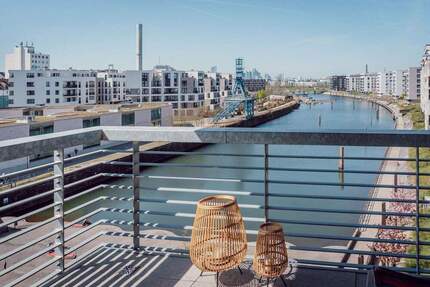Von privat! - Exklusives Wohnen am Wasser mit Skylineblick inkl. Stellplatz 3 zimmer