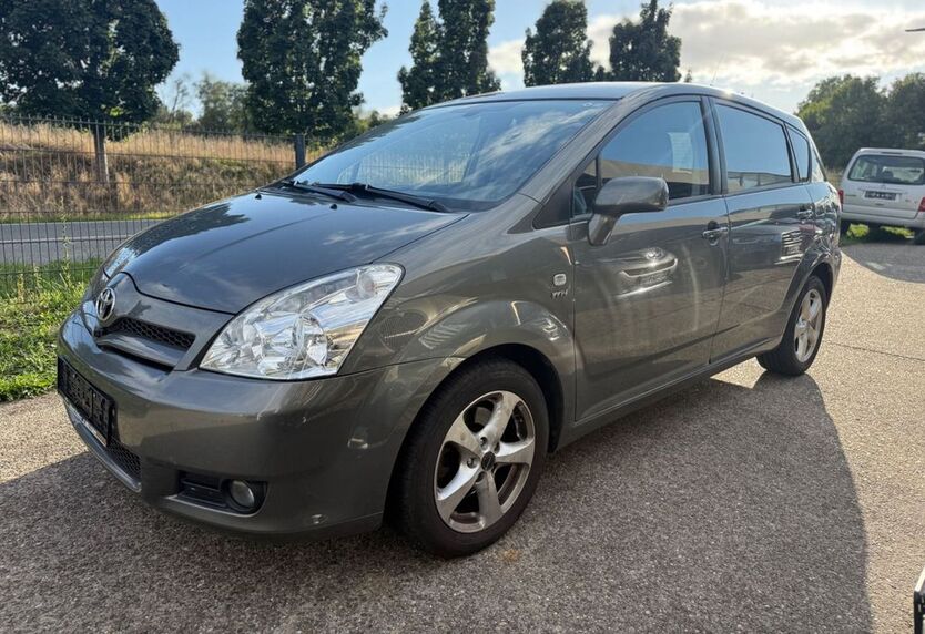 Toyota Corolla Verso 108.000 km 7.499 € Friedberg 61169