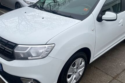 Dacia Sandero 73.000 km 8.890 &euro; Dreieich 63303
