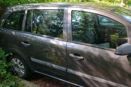 Opel Zafira 215.000 km 2.000 &euro; Kronberg (Kronberg im Taunus) 61476