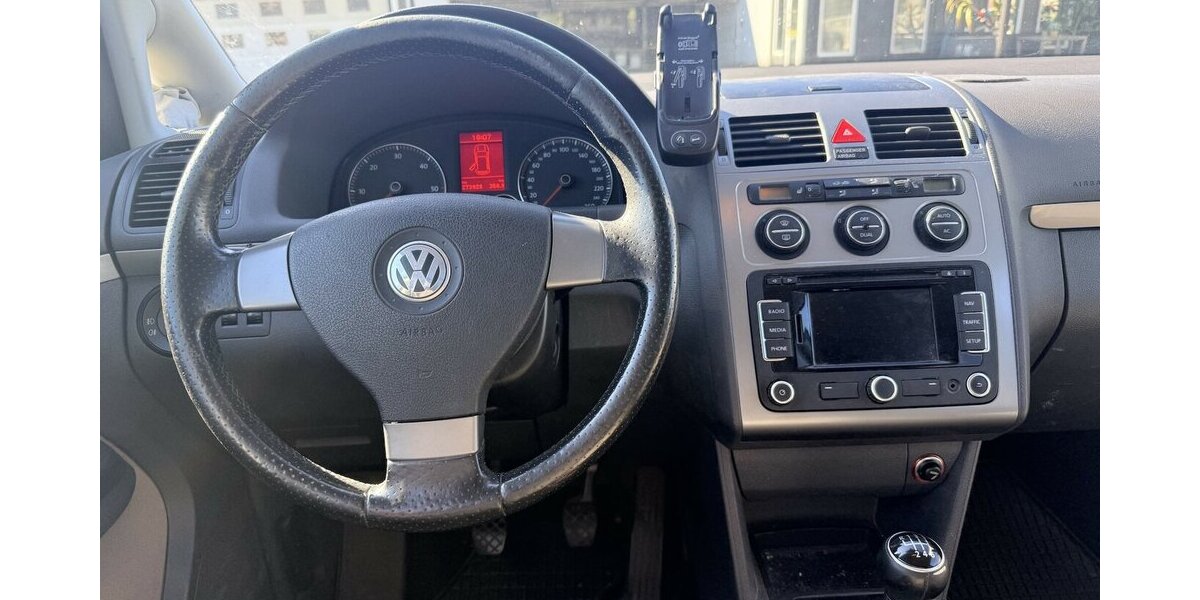 VW Touran Cross 2.0 TDI /7Sitze/Technisch Top 273.010 km 3.999 &euro; Frankfurt 60386