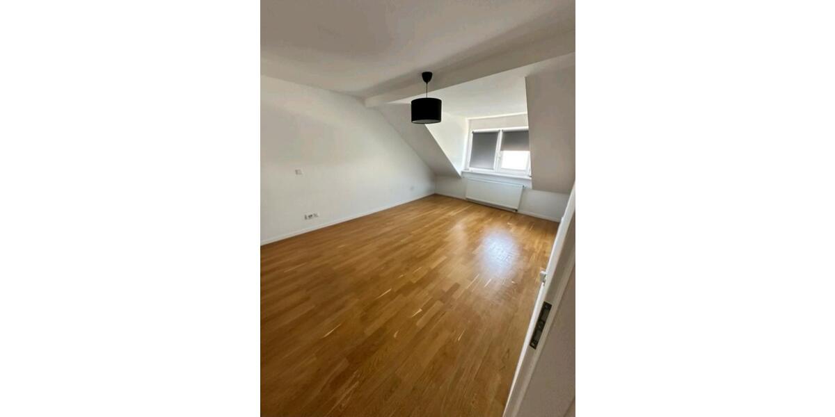 Dachgeschoßwohnung Frankfurt am Main Bornheim - 2 Zimmer, 57 m&sup2;, 1.511&euro; | Angebot:25701491