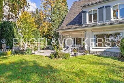 Haus zum Kaufen in Kronberg im Taunus 2.190.000 € 238 m² 5 zimmer