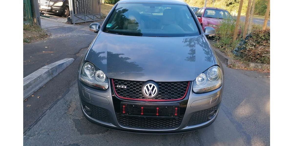 VW Golf 124.000 km 5.100 &euro; friedrichsdorf 61381