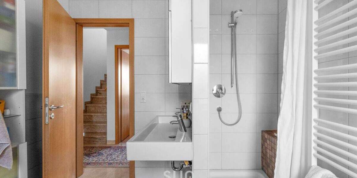 Reihenmittelhaus Frankfurt am Main Kalbach-Riedberg - 6 Zimmer, 160 m&sup2;, 1.150.000&euro; | Angebot:25691061