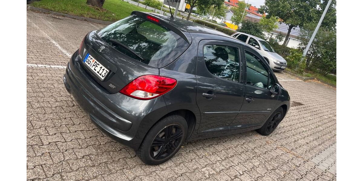 Peugeot 207 76.000 km 5.800 &euro; Rüsselsheim 65428
