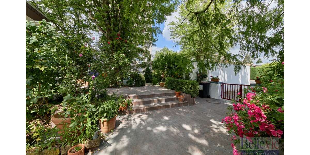 Haus zum Kaufen in Frankfurt am Main 1.389.000 € 366 m² 8 zimmer