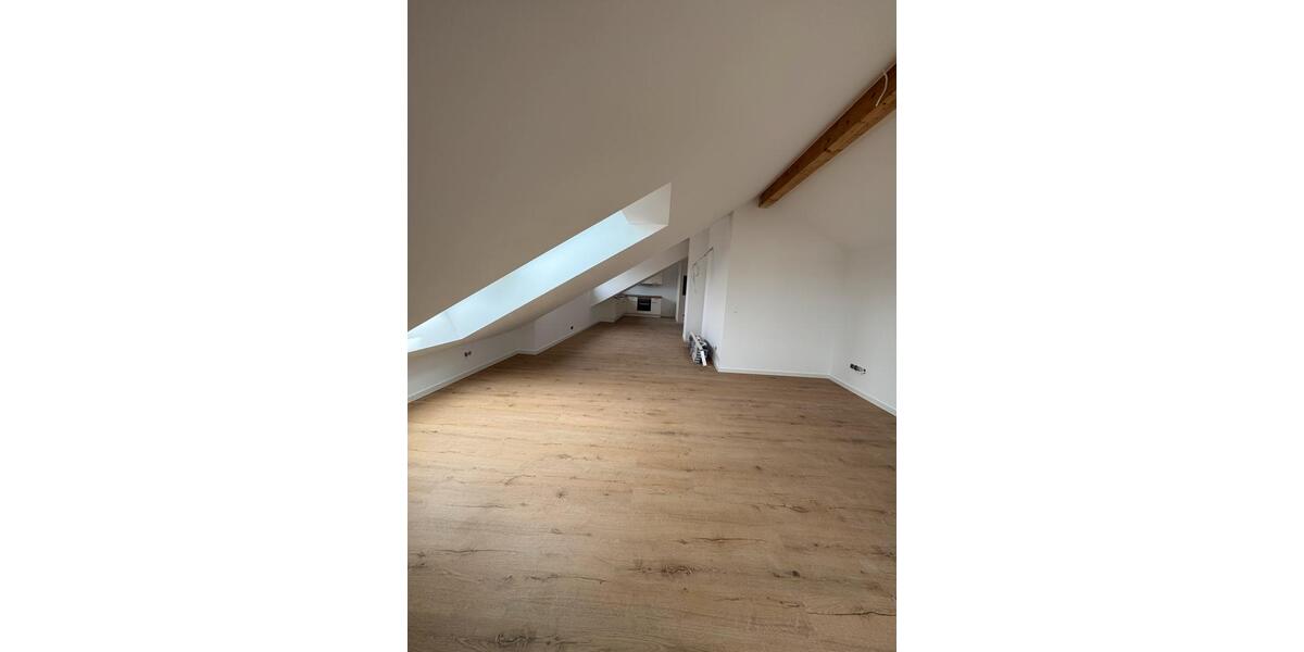 Dachgeschoßwohnung Büttelborn - 2.5 Zimmer, 72 m&sup2;, 1.150&euro; | Angebot:26413393