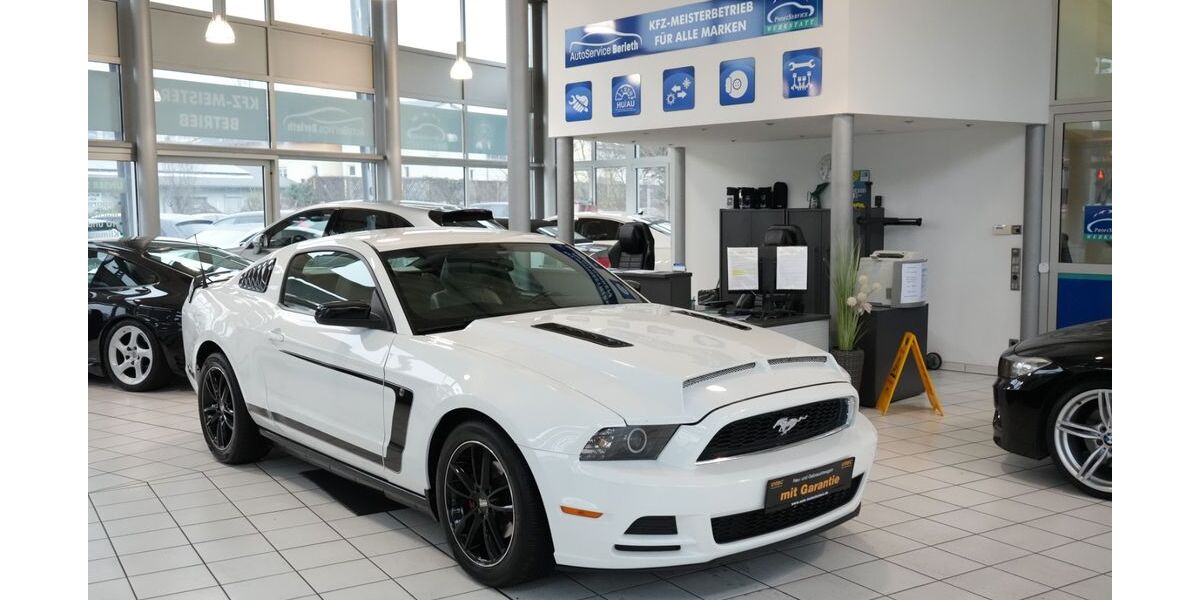 Ford Mustang 176.806 km 14.900 &euro; Obertshausen 63179