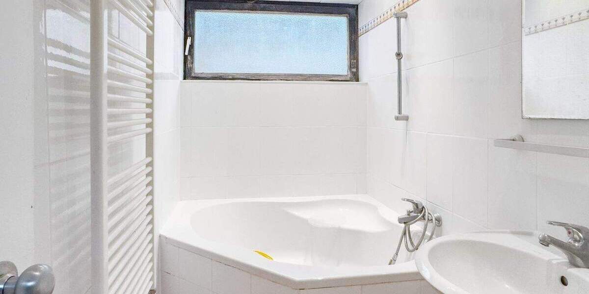 Großzügiger Bungalow mit Garten in Darmstadt-Kranichstein 5 zimmer