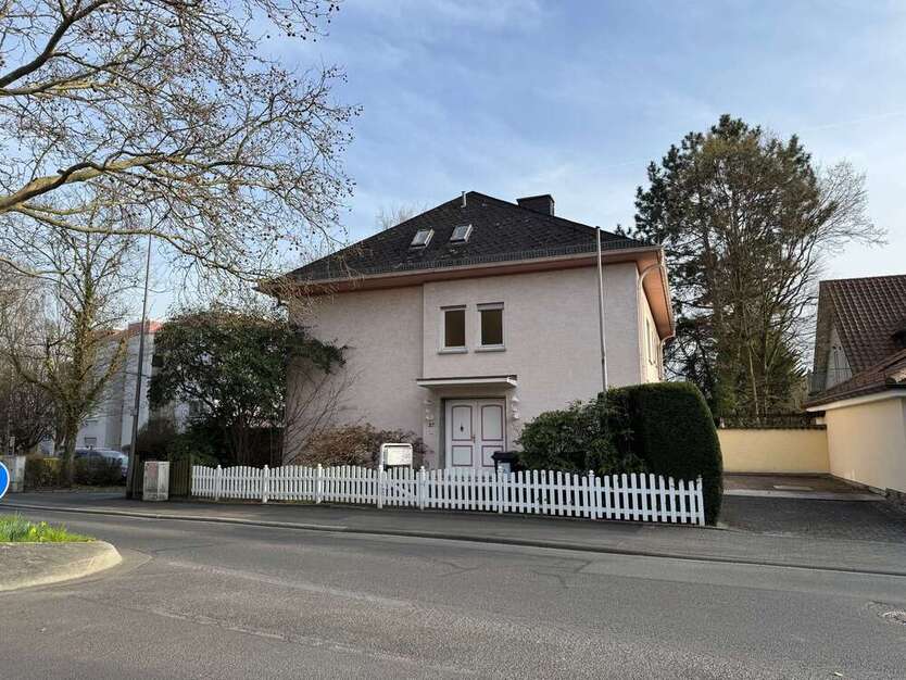 Haus zum Kaufen in Wiesbaden 1.695.000 € 330 m²