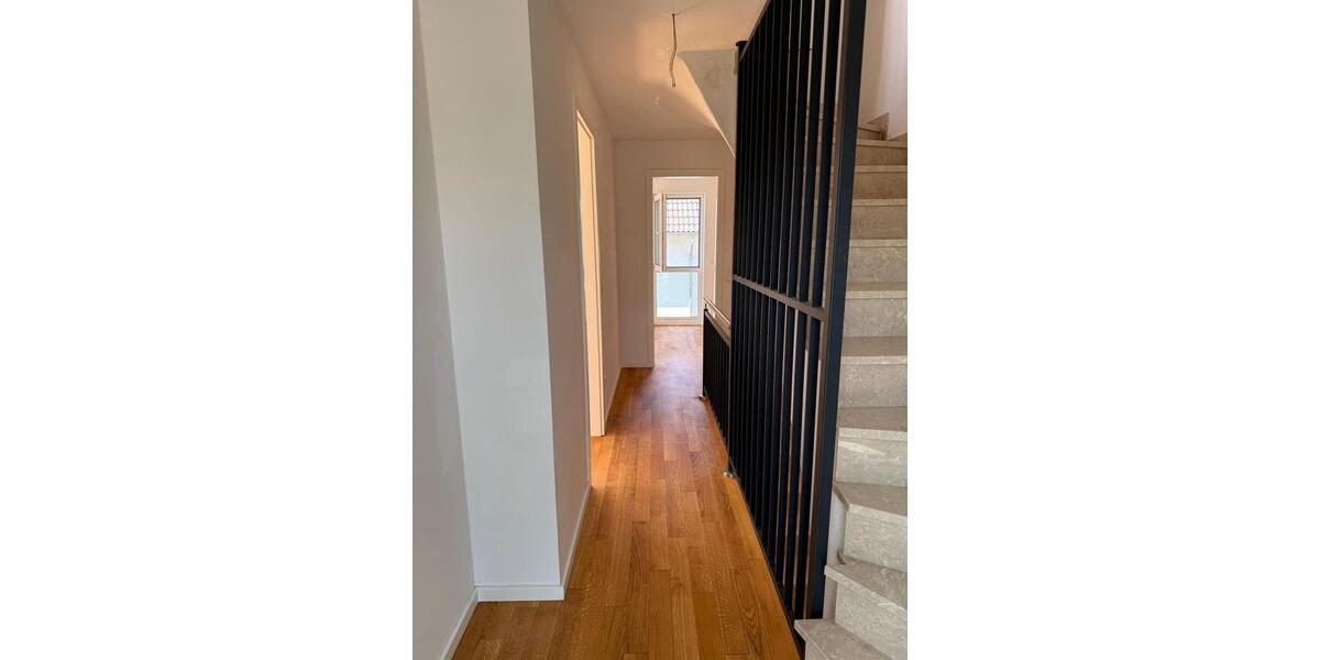 Doppelhaushälfte Frankfurt am Main West - 4 Zimmer, 113 m&sup2;, 2.300&euro; | Angebot:26093726