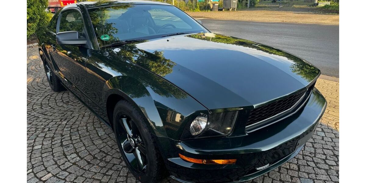 Ford Mustang 84.000 km 24.500 &euro; Schöneck 61137