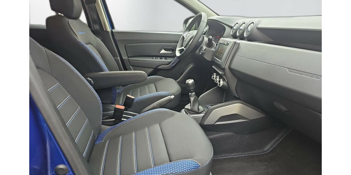 Dacia Duster II Celebration 4WD Rate 180,- 34.400 km 17.990 &euro; Schwalbach/Taunus 65824