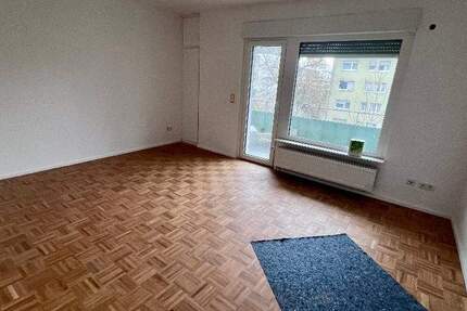 Erstbezug nach Sanierung: freundliche 2-Zimmer-Wohnung mit Balkon nahe Hanauer Landstr 2 zimmer